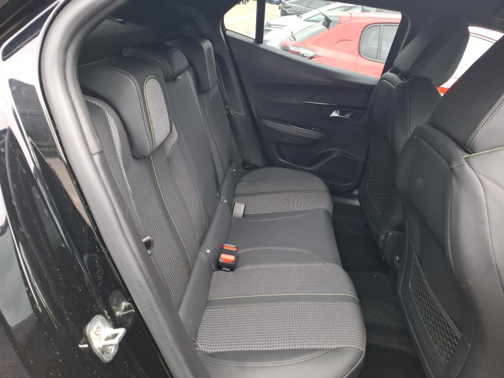 Peugeot 2008 PureTech 130 S&S EAT8 GT 2023