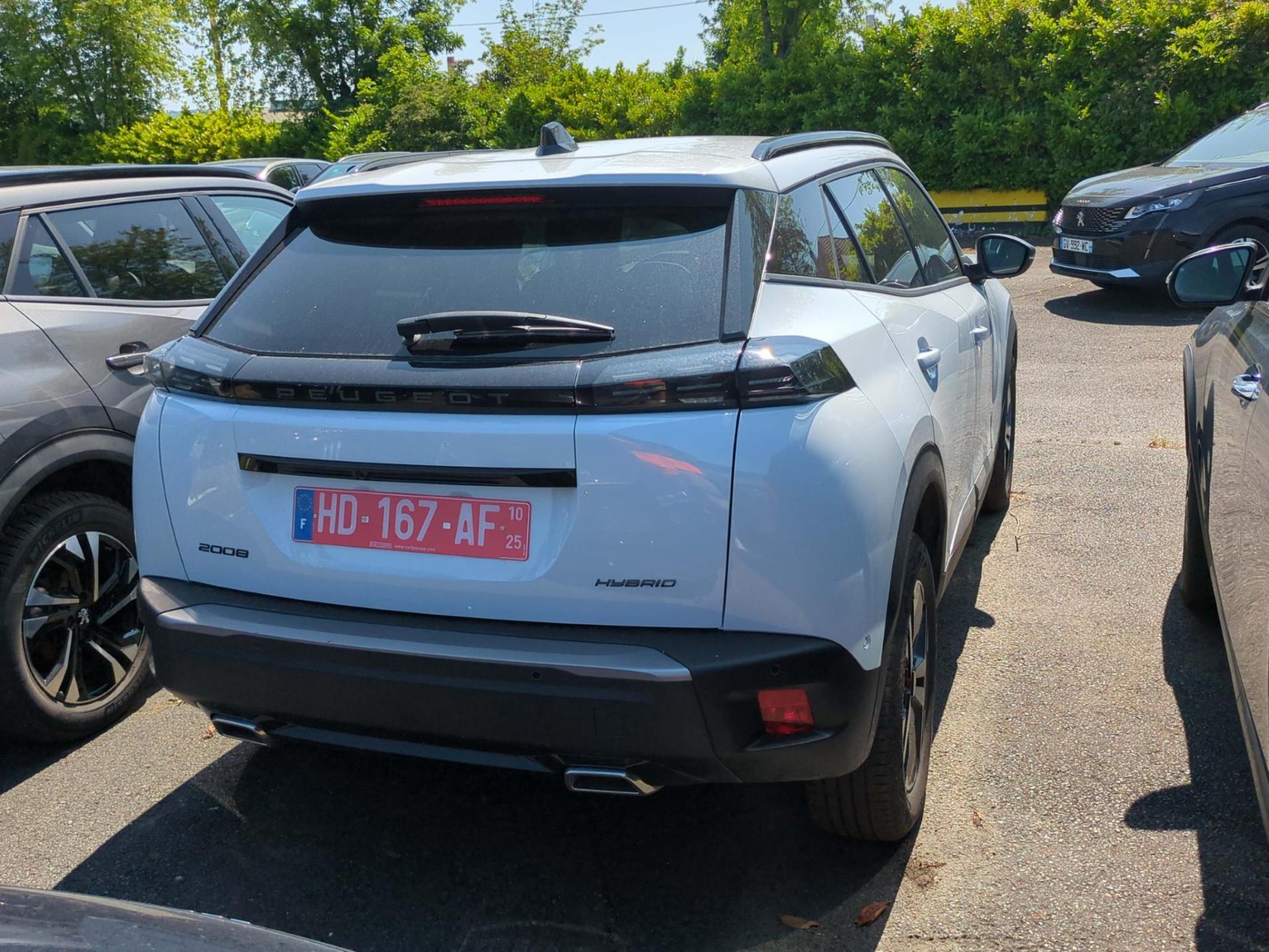 Peugeot 2008 Hybrid 136 e-DCS6 Allure 2025