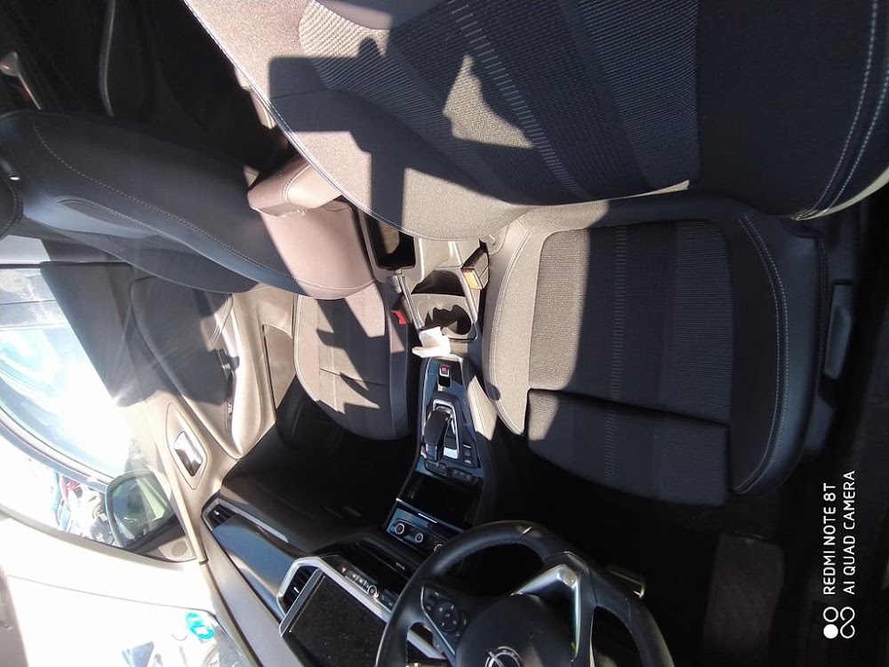 Foto Opel Grandland PHEV 15