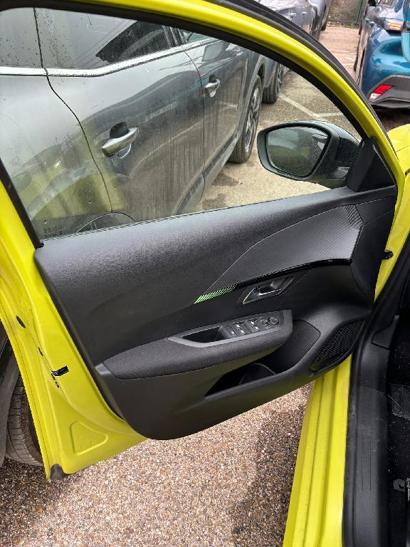 Foto Peugeot 208 16