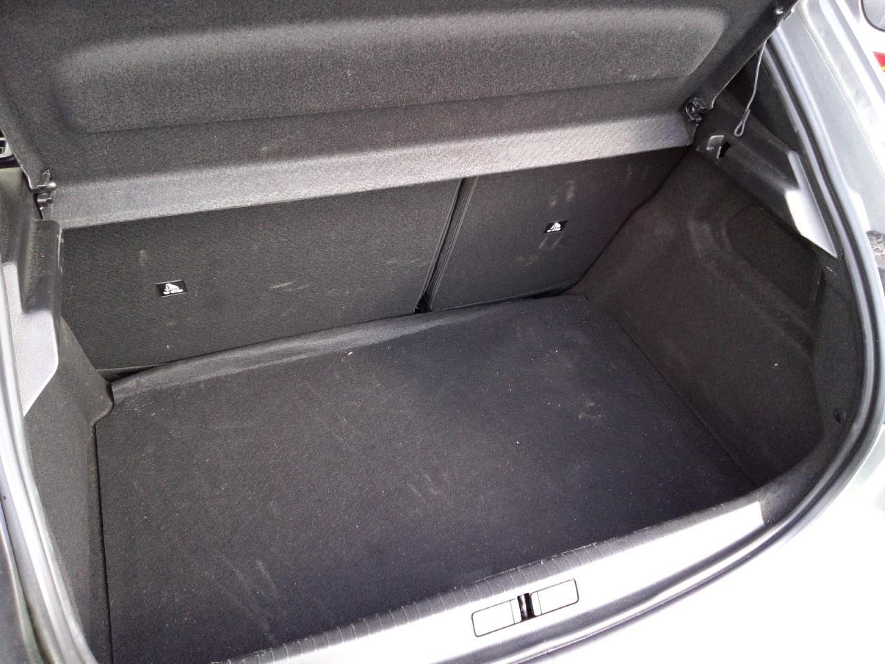 Foto Peugeot 208 19