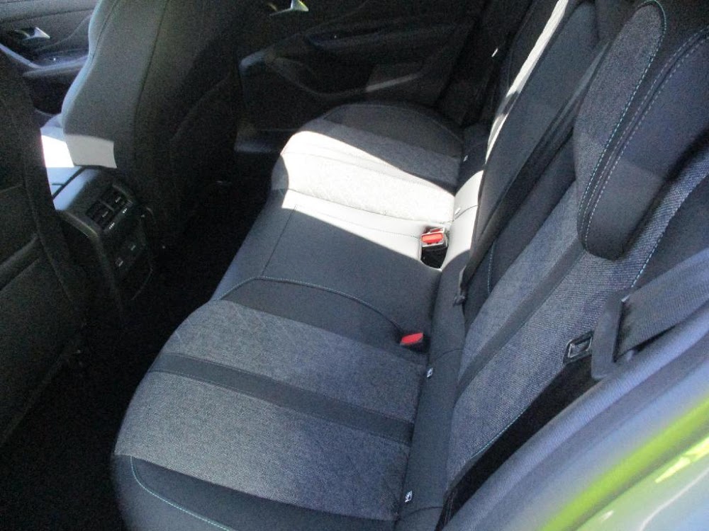 Foto Peugeot 408 15
