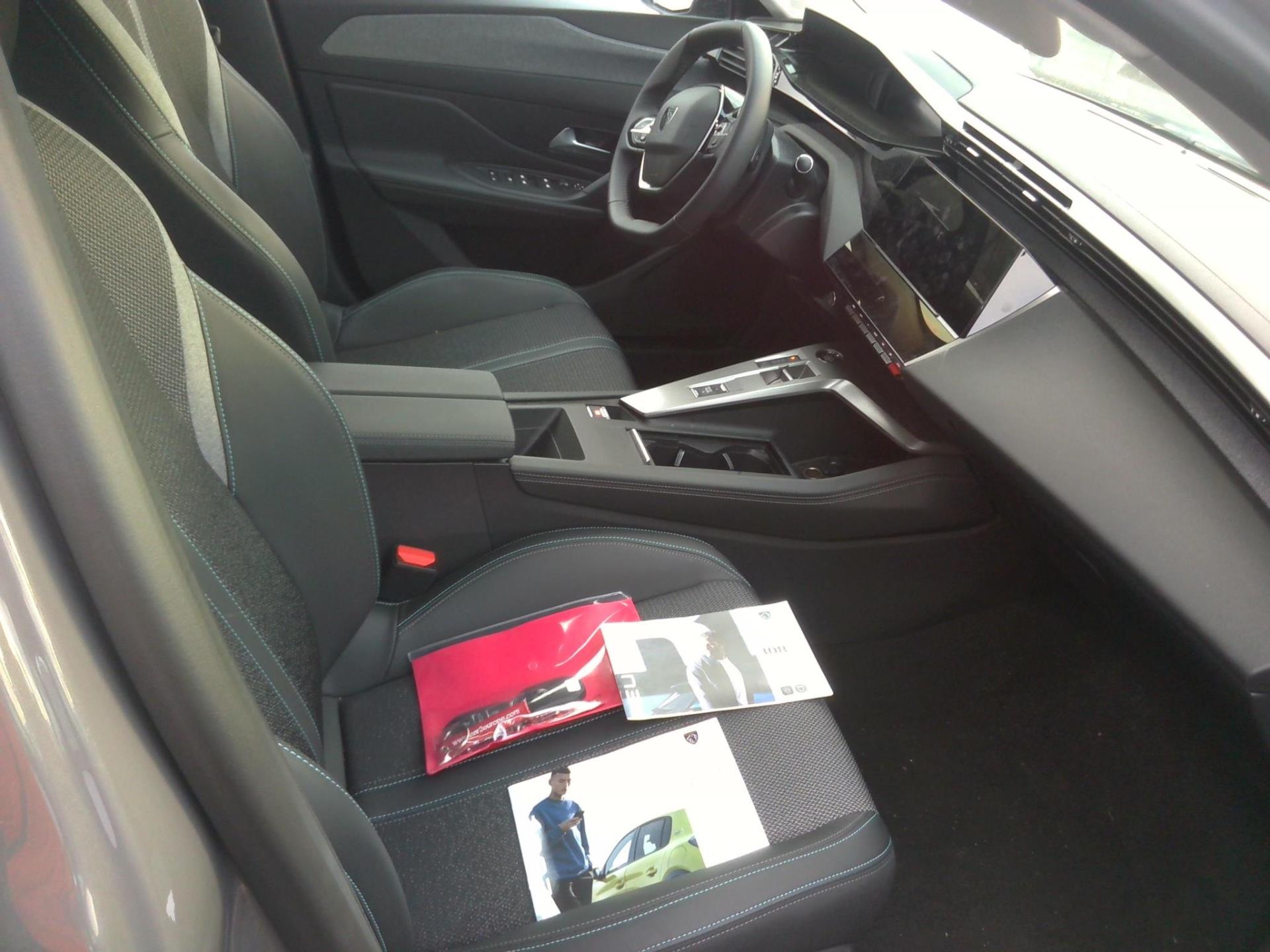 Peugeot 308 SW PHEV 180 e-EAT8 Allure 2024