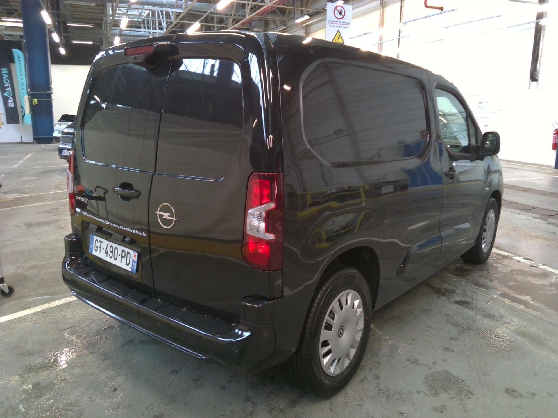 Opel COMBO-E CARGO M 800 KG ELECTRIQUE 100 KW BATTERIE 51 KWH 2024