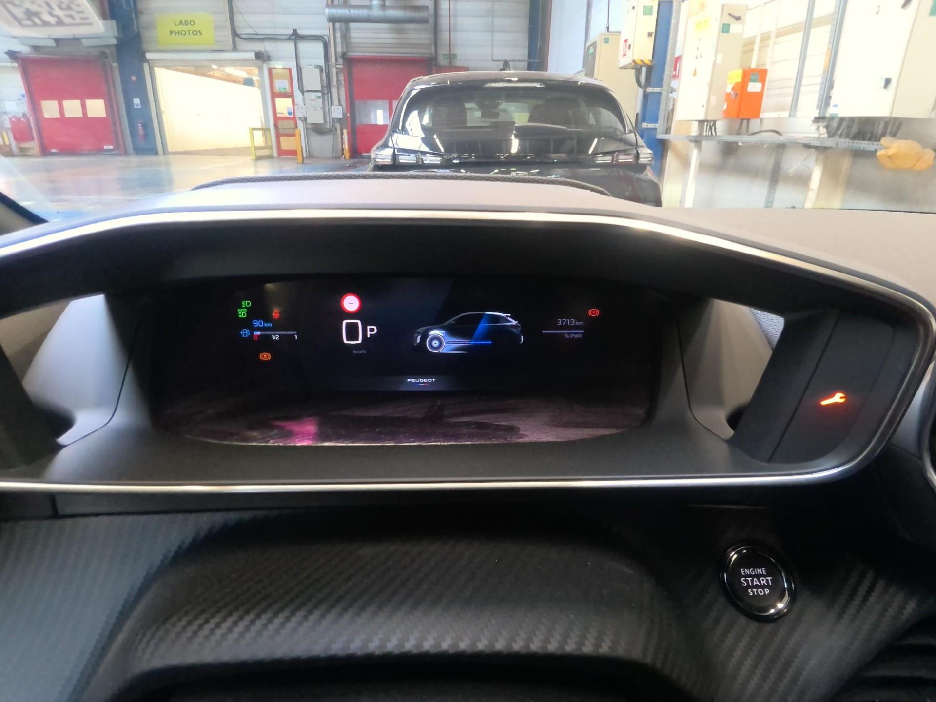 Peugeot 208 Hybrid 110 e-DCS6 GT 2025