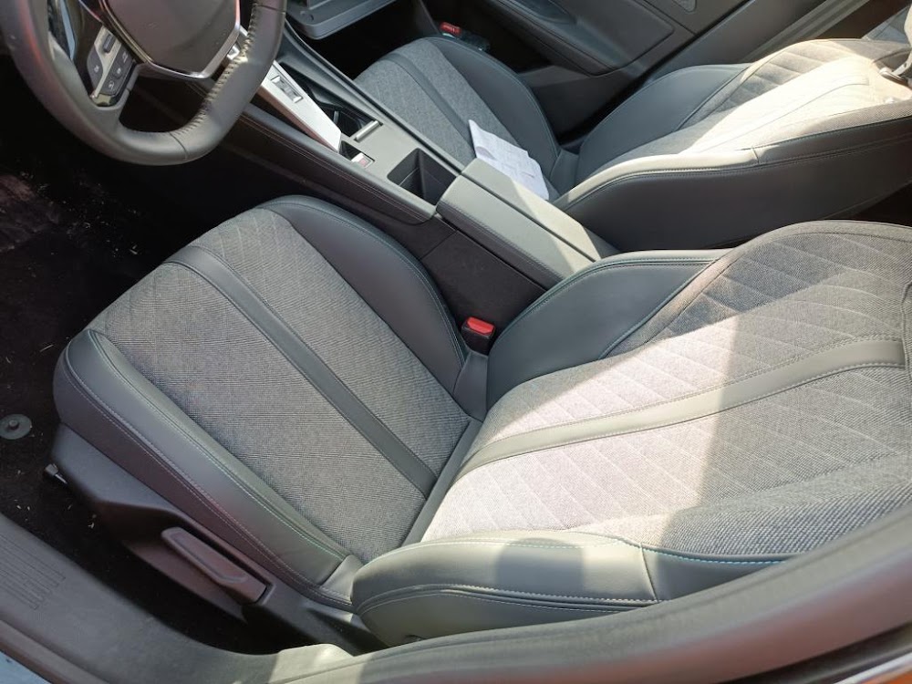 Foto Peugeot 408 12