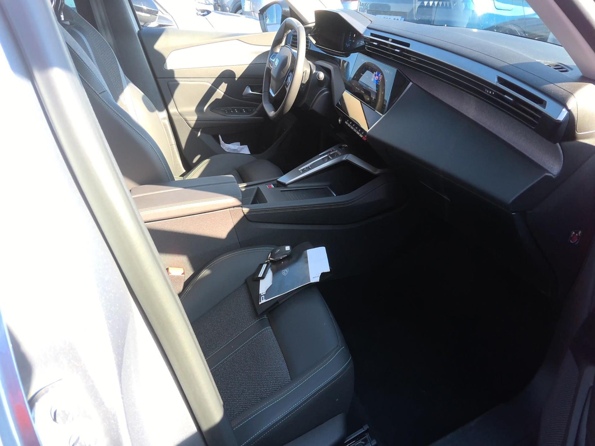 Peugeot 308 SW PHEV 180 e-EAT8 Allure 2024