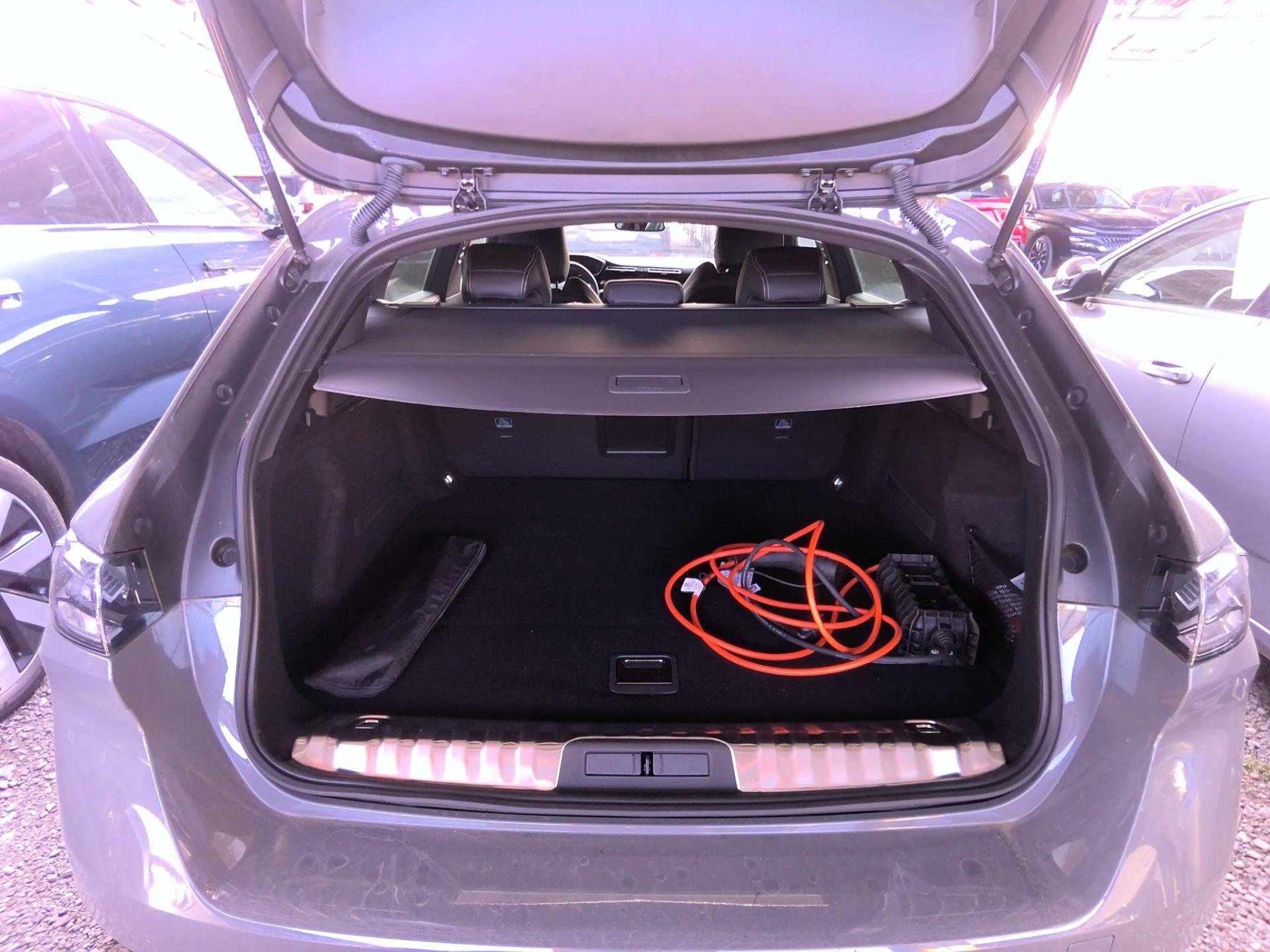 Peugeot 508 SW Hybrid 180 e-EAT8 Allure 2025