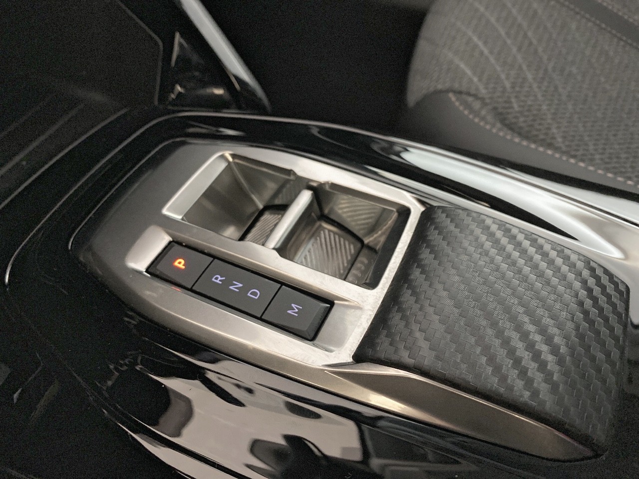 Peugeot 208 Hybrid 100 e-DCS6 Allure 2024