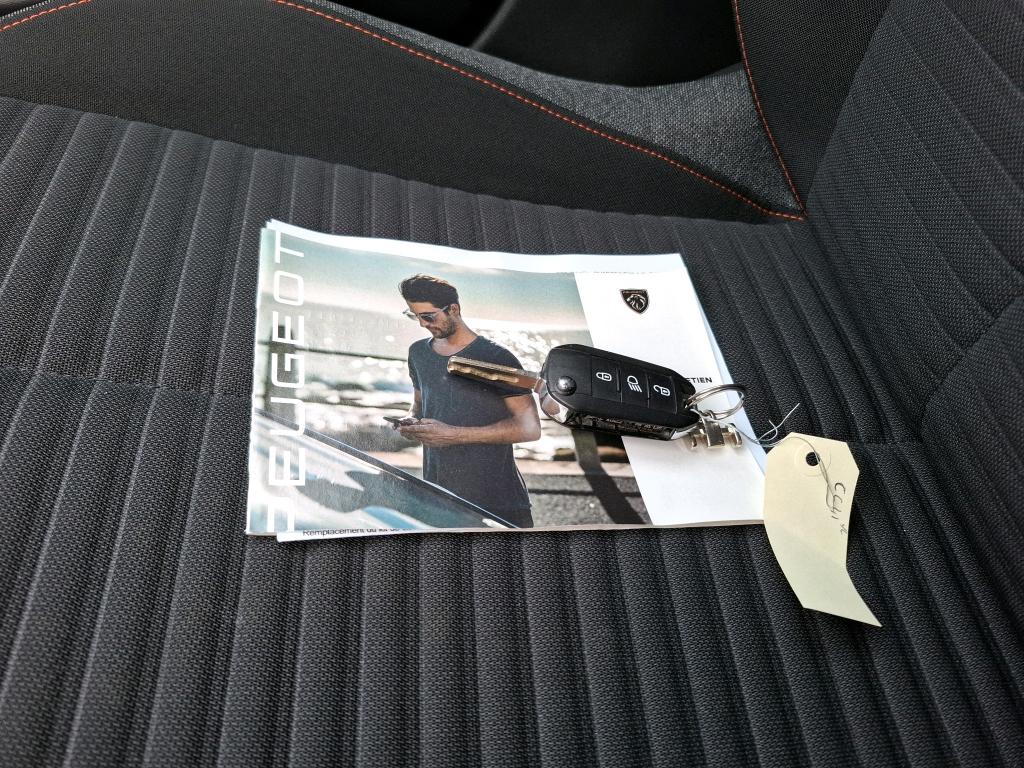 Peugeot 208 BlueHDi 100 S&S BVM6 Active 2022