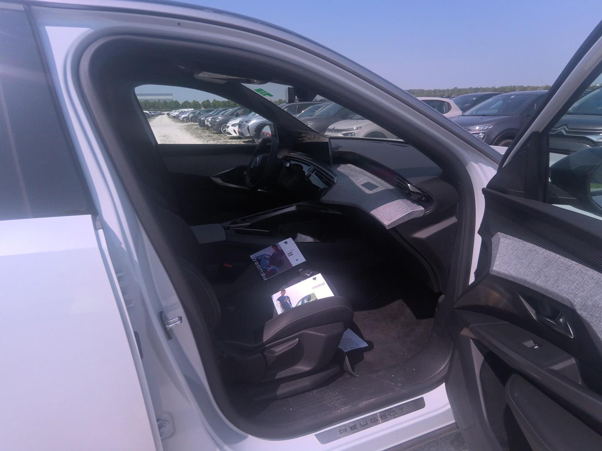 Peugeot 3008 Hybrid 136 e-DCS6 GT 2025