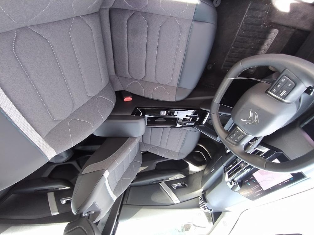 Foto Citroën C4 X 14