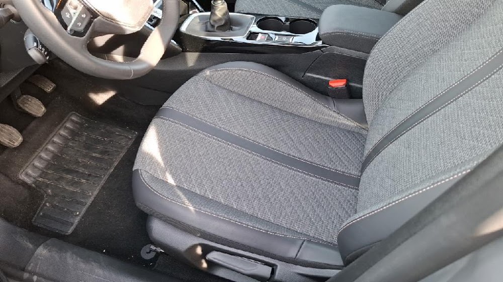 Foto Peugeot 208 11