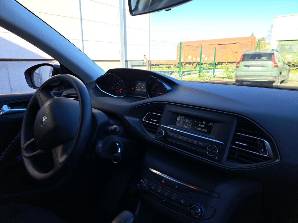 Peugeot 308 1.6 BlueHDi 100ch S&S BVM5 Access 2017