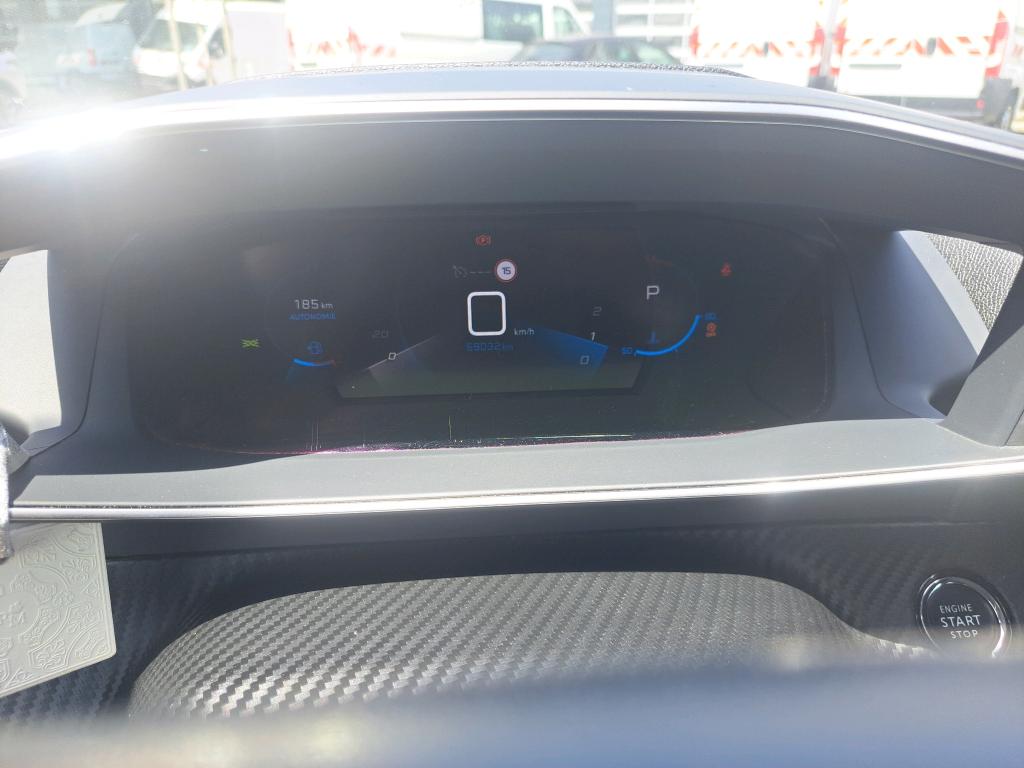 Peugeot 2008 BlueHDi 130 S&S EAT8 Allure Business 2021
