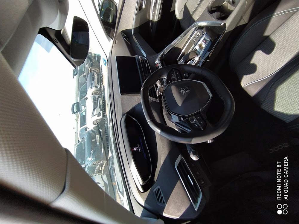 Foto Peugeot 3008 Hybrid 8