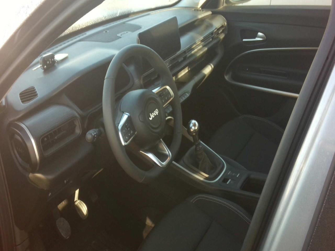 Foto Jeep AVENGER 4