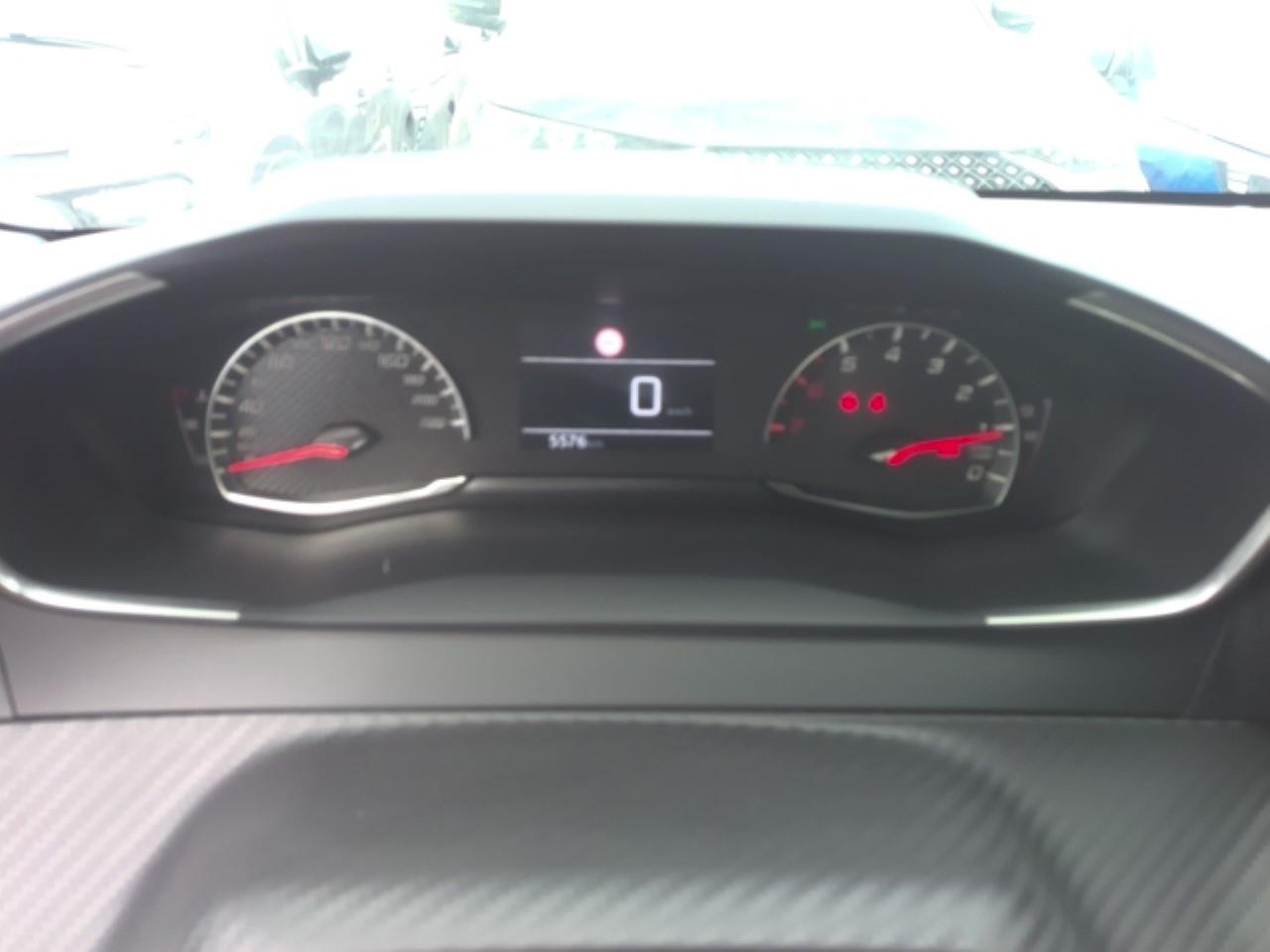 Foto Peugeot 208 4