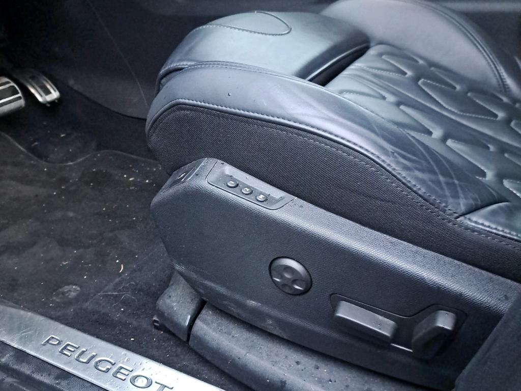 Peugeot 3008 Hybrid4 300 e-EAT8 GT Pack 2021