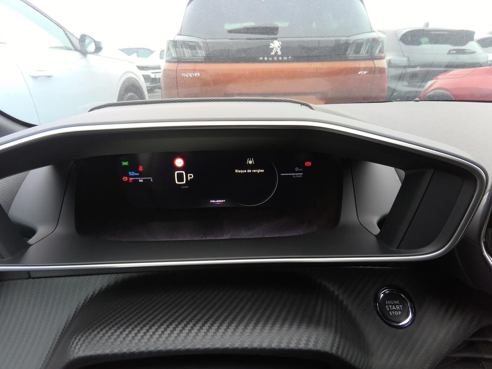 Peugeot 208 Hybrid 136 e-DCS6 GT 2024