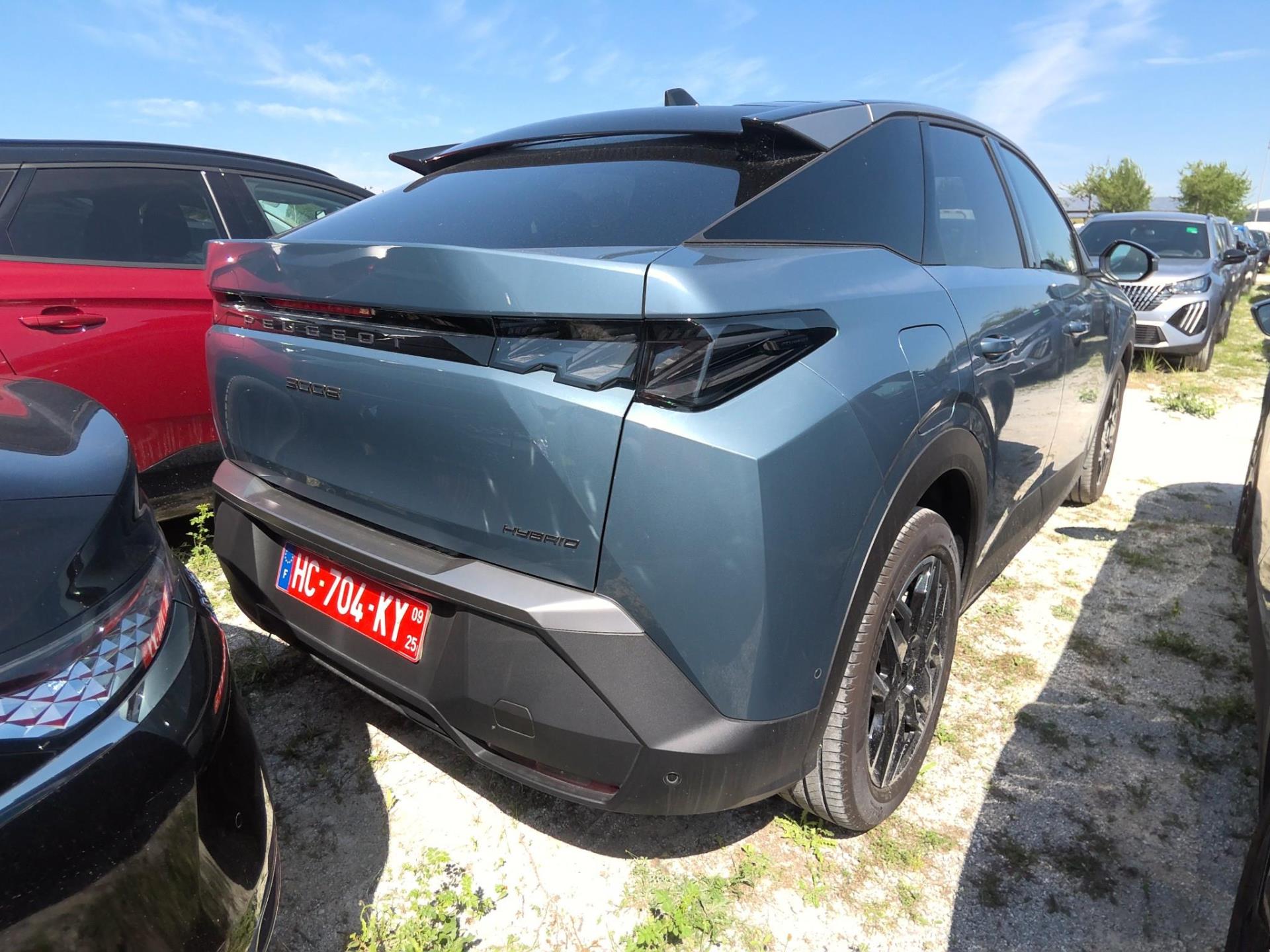 Peugeot 3008 Hybrid 136 e-DCS6 GT 2025