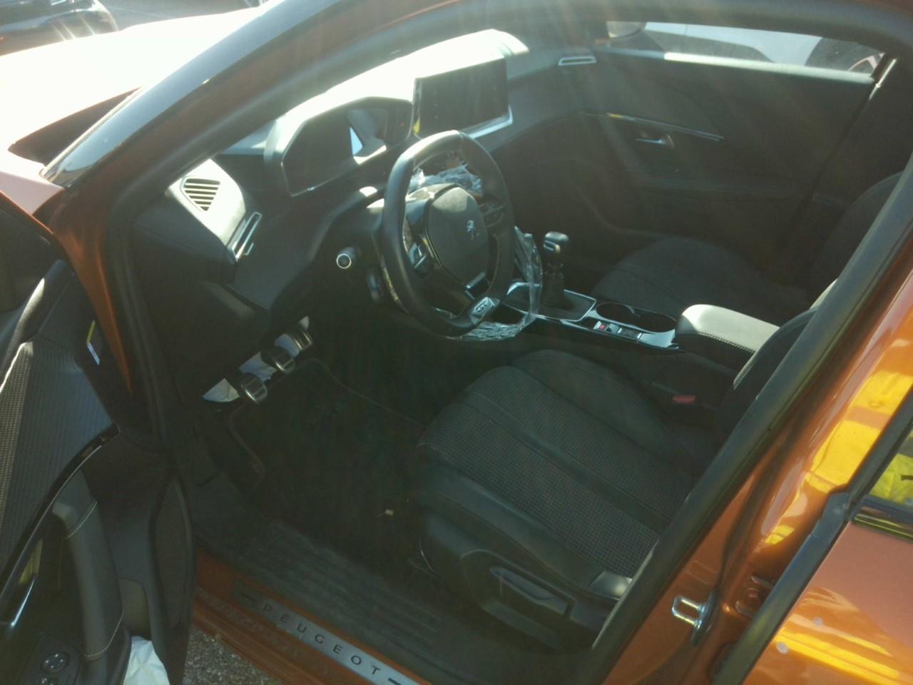 Foto Peugeot 2008 3