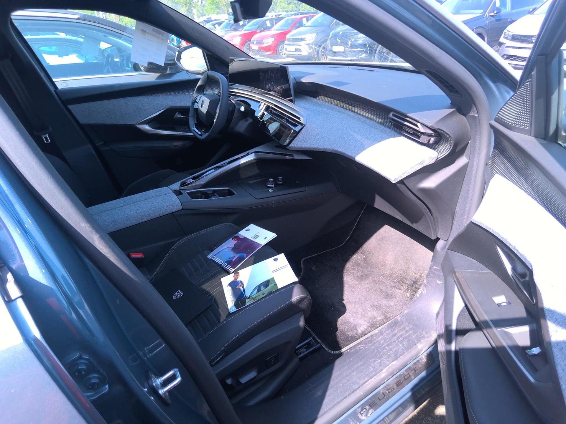 Peugeot 3008 Hybrid 145 e-DCS6 GT 2025