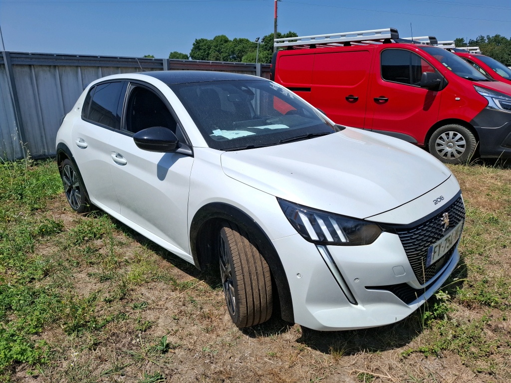 Peugeot 208 PureTech 100 S&S EAT8 GT 2021