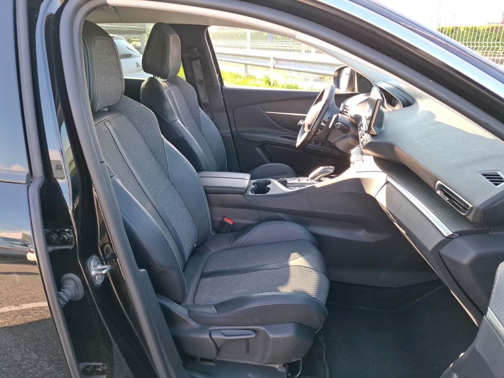 Peugeot 3008 Hybrid 225 e-EAT8 Allure 2022