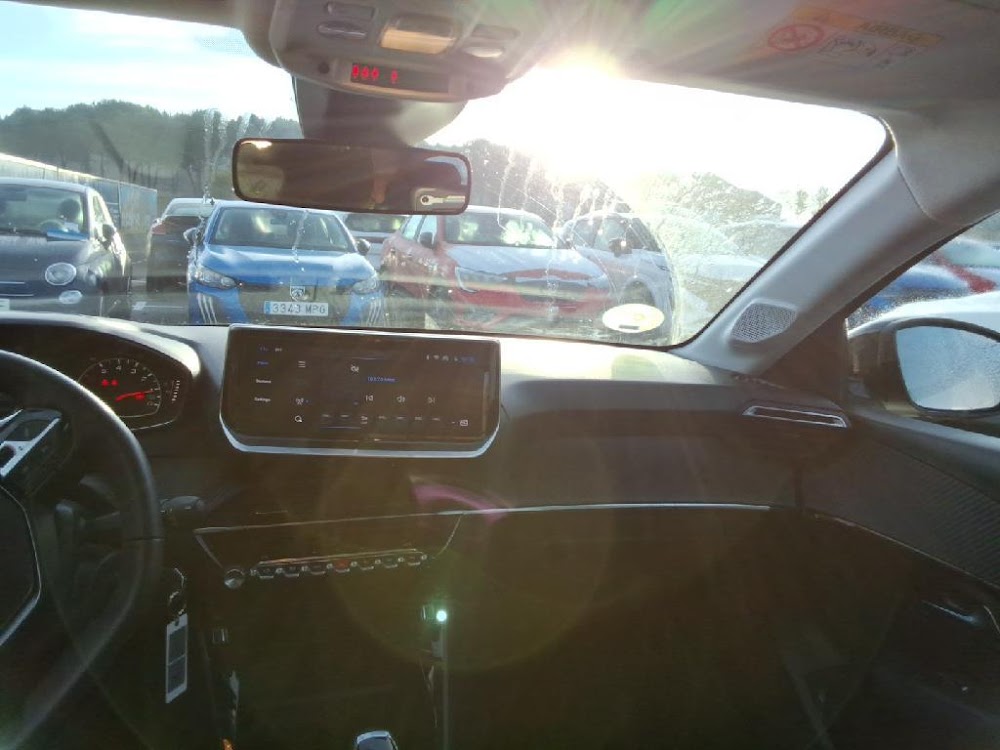 Foto Peugeot 208 13