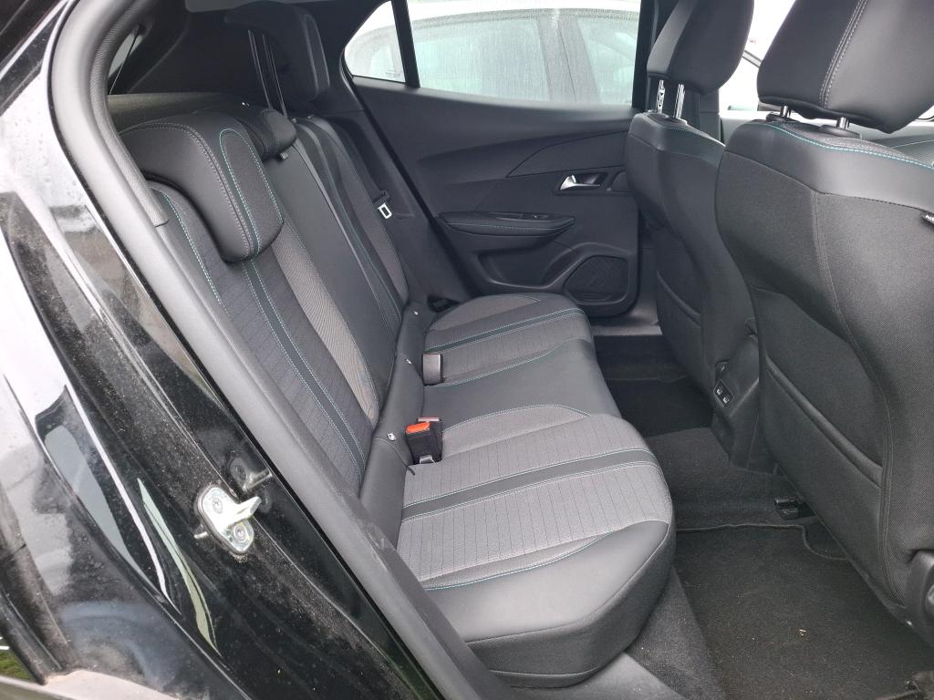 Peugeot 2008 BlueHDi 130 S&S EAT8 Allure Pack 2022