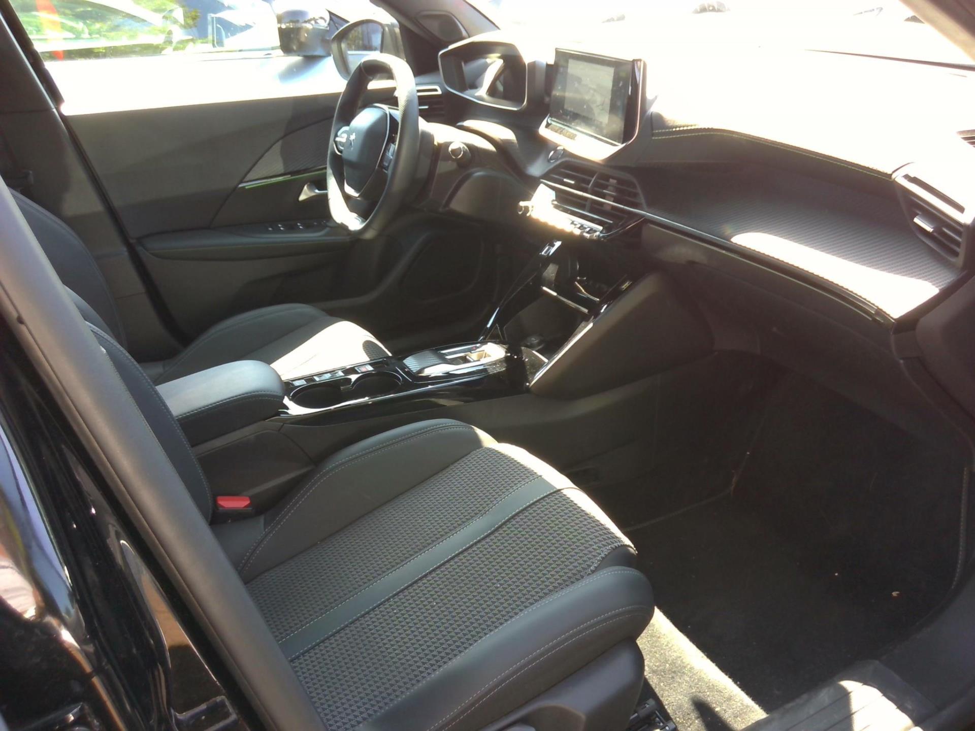 Peugeot 2008 Electrique 136 ch GT 2022