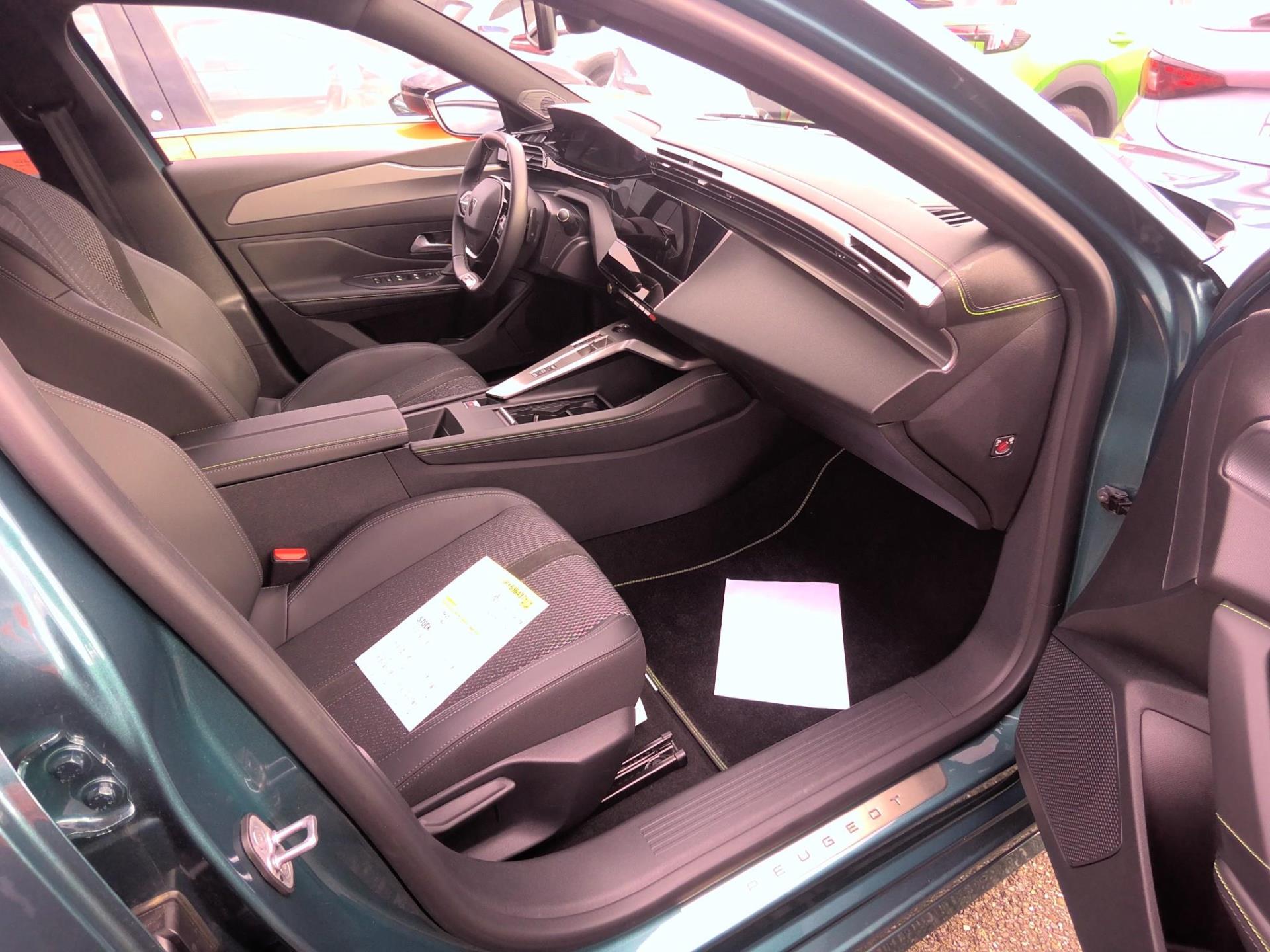 Peugeot 308 SW BlueHDi 130ch S&S EAT8 GT 2024