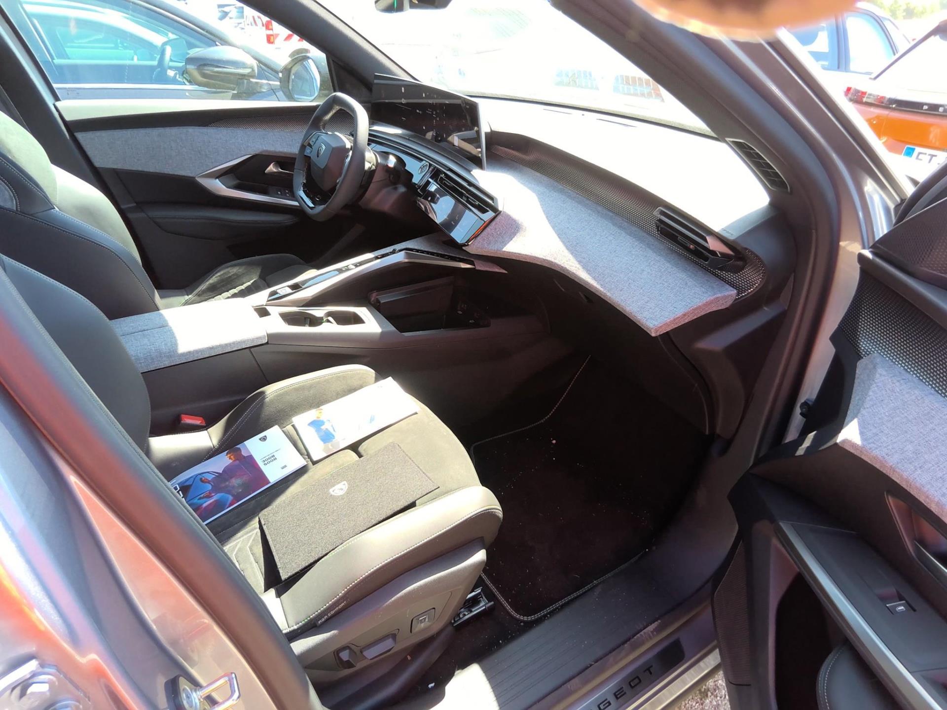 Peugeot 3008 Hybrid 145 e-DCS6 GT 2025