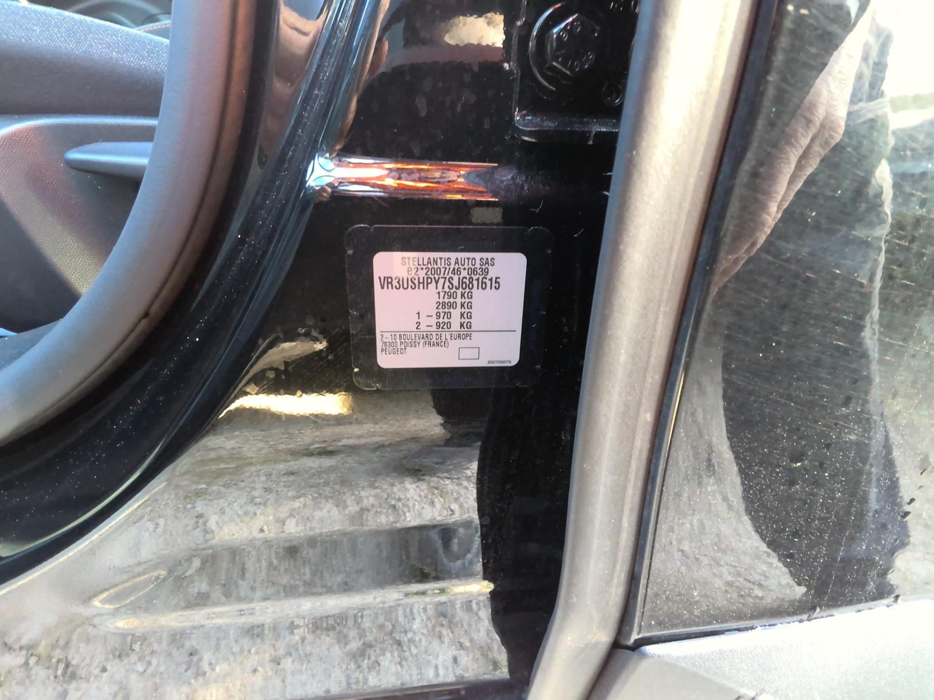 Peugeot 2008 Hybrid 145 e-DCS6 Style 2025