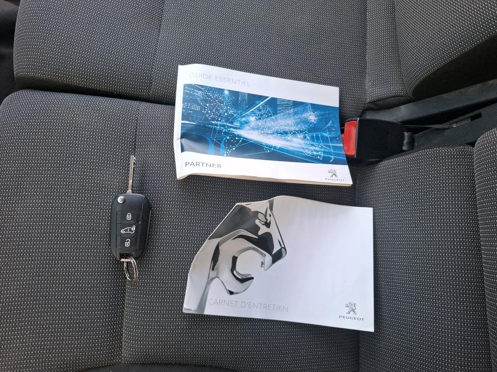 Peugeot PARTNER FOURGON STANDARD 650 KG BLUEHDI 100 BVM5 PREMIUM 2019