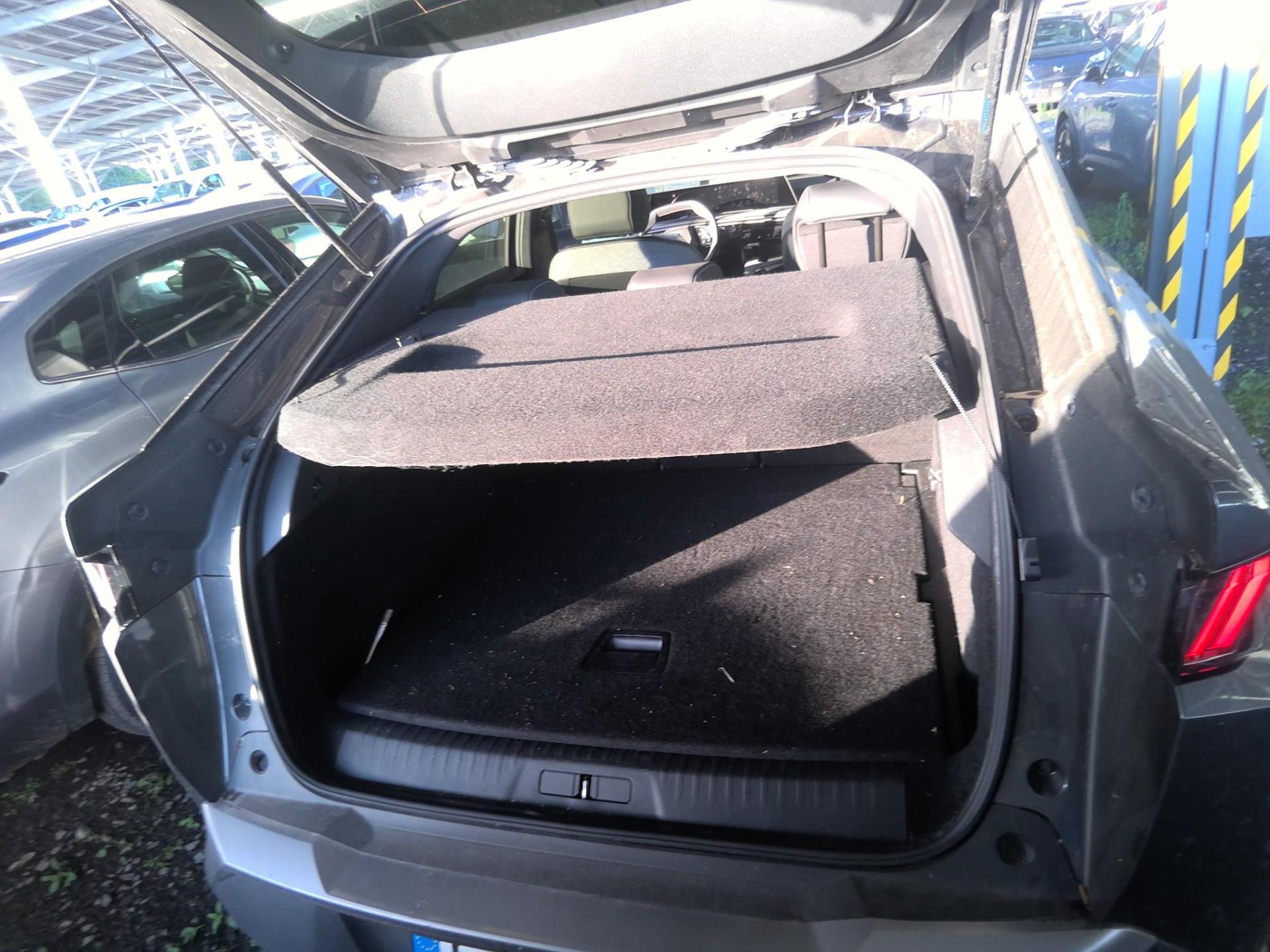 Peugeot 3008 Hybrid 136 e-DCS6 Allure 2024