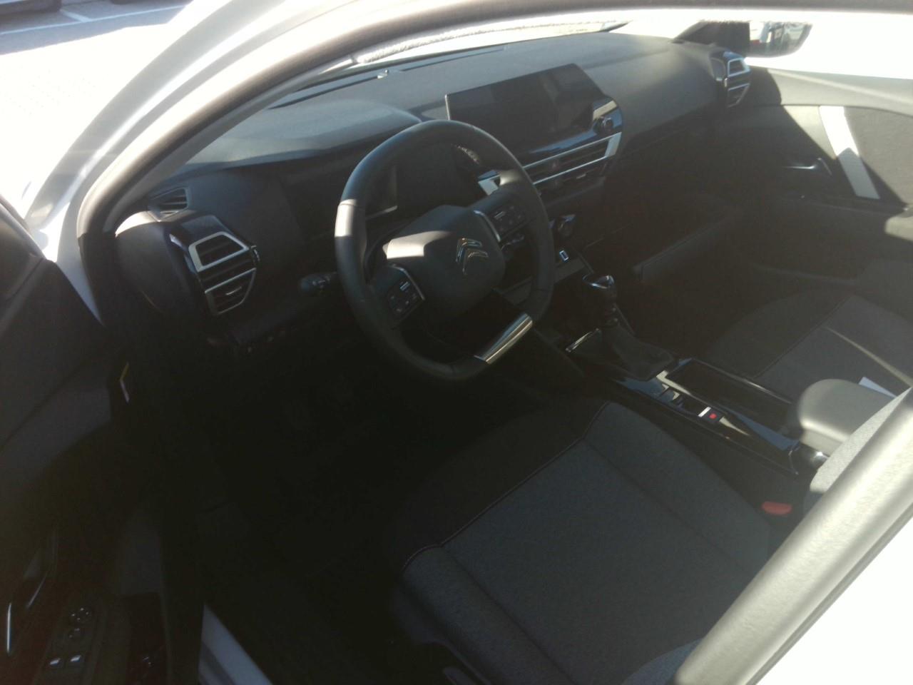 Foto Citroën C4 X 3