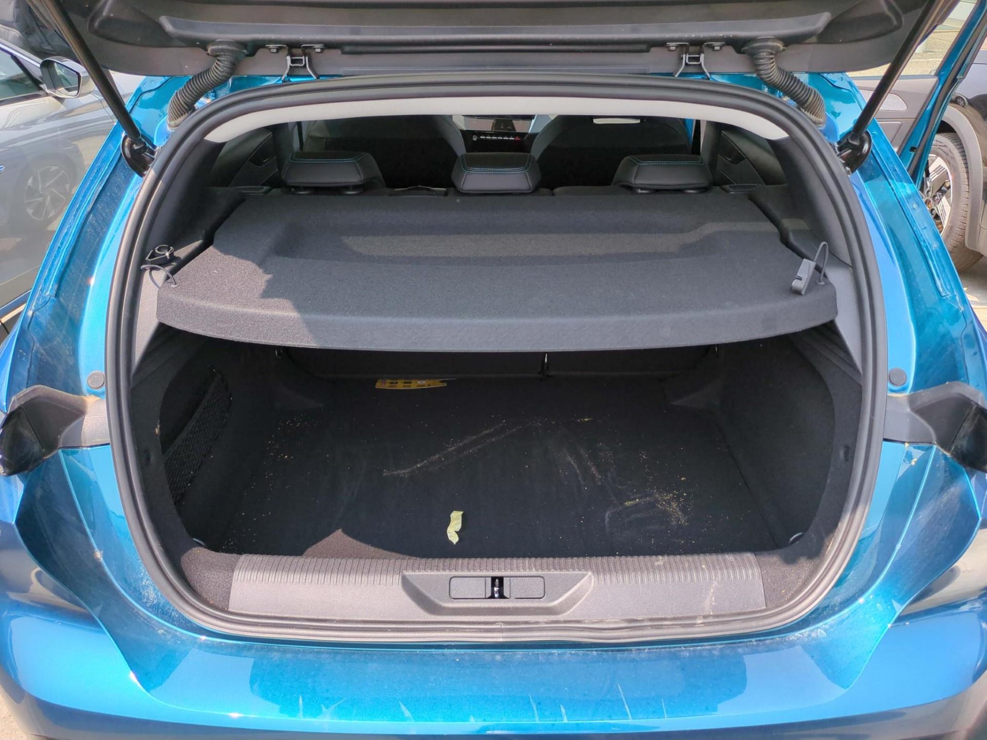 Peugeot 308 Hybrid 136 e-DCS6 Allure 2025