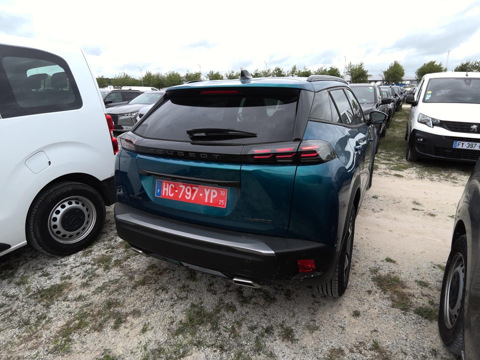 Peugeot 2008 Hybrid 136 e-DCS6 Allure 2025