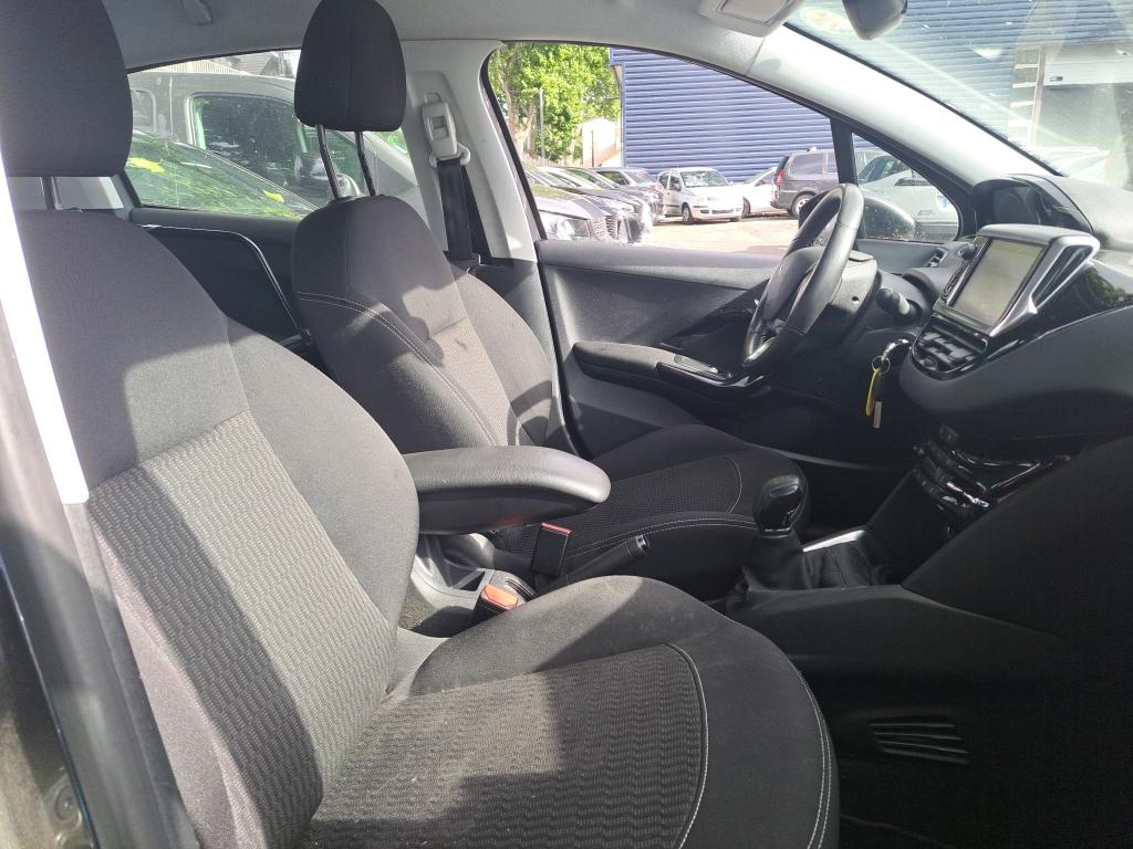 Peugeot 208 PURETECH 82 S&S BVM5 ACTIVE BUSINESS R' 2019