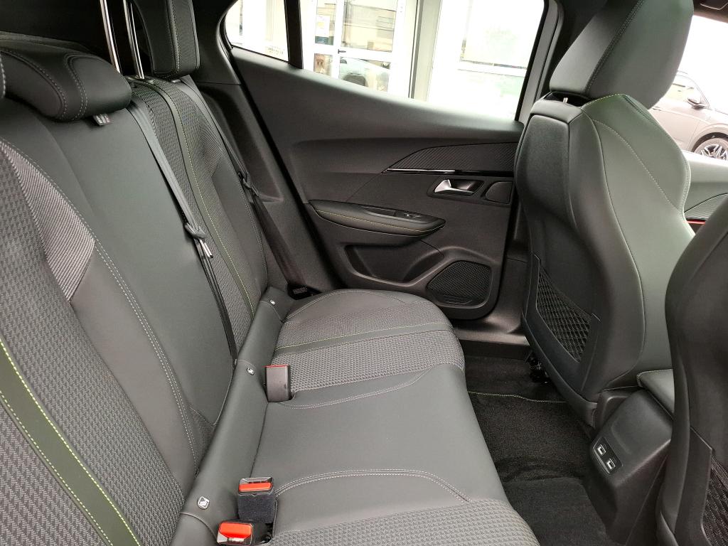 Peugeot 2008 PureTech 130 S&S EAT8 GT 2023