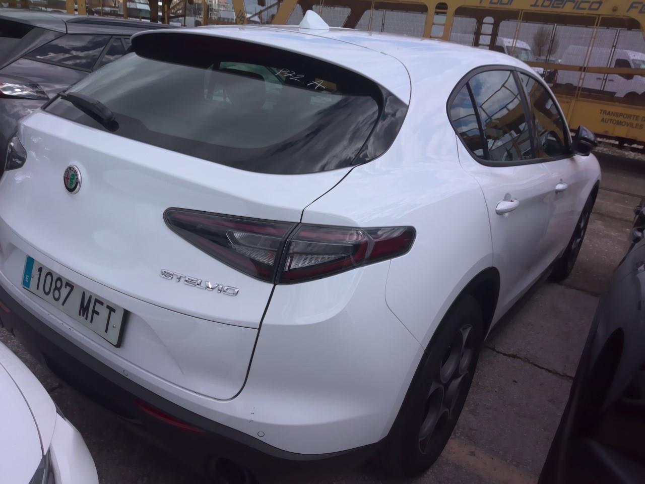 Foto Alfa Romeo Stelvio 3