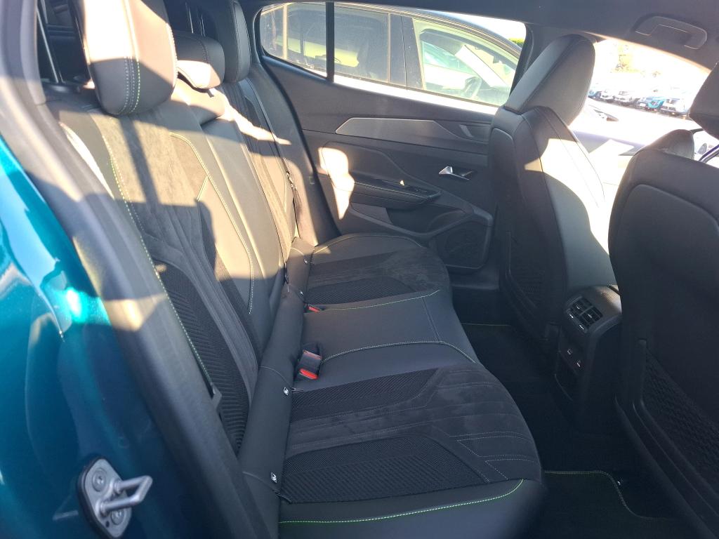 Peugeot 408 PHEV 180 e-EAT8 GT 2023