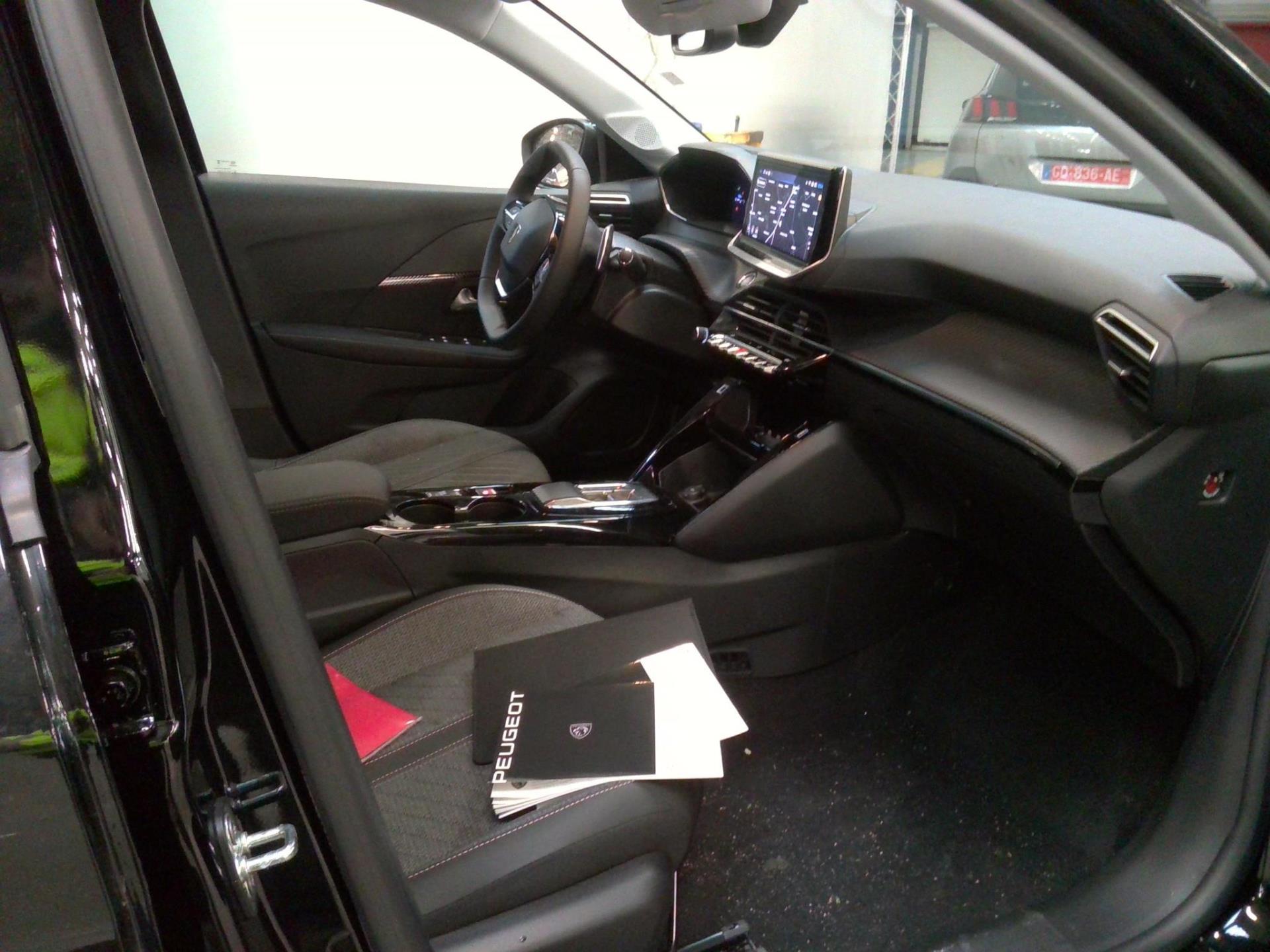 Peugeot 208 Hybrid 100 e-DCS6 Allure 2024