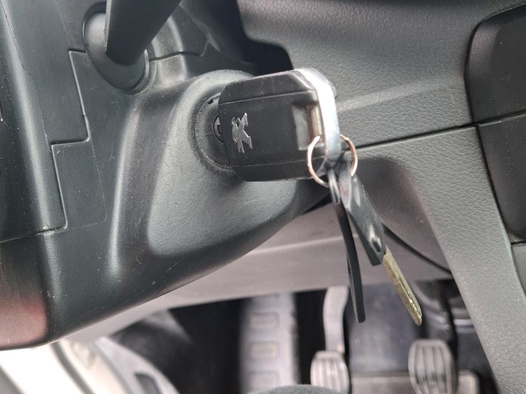 Peugeot EXPERT FGN TOLE STANDARD BLUEHDI 115 S&S BVM6 PREMIUM PACK 2019