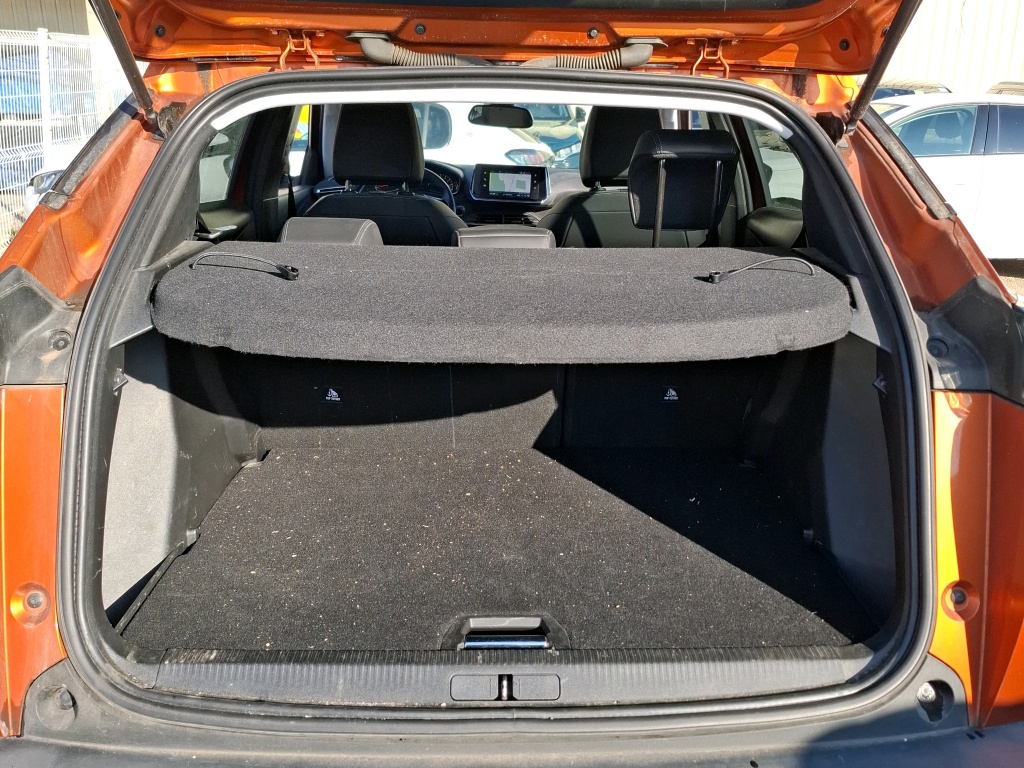 Peugeot 2008 BlueHDi 130 S&S EAT8 Allure 2021