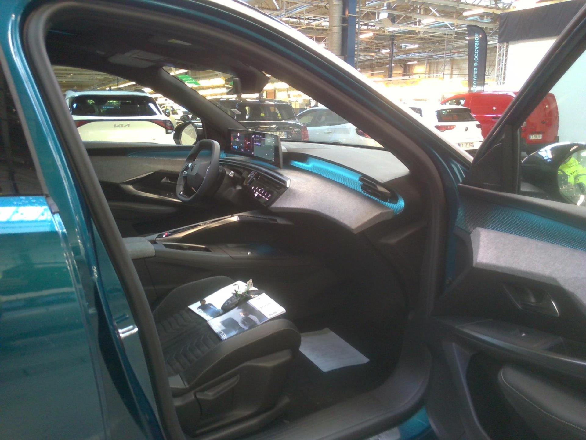 Peugeot 5008 Electrique 73 kWh 210 ch GT 2024