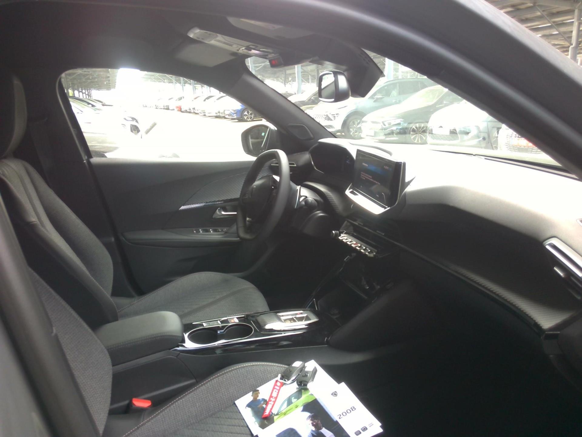 Peugeot 2008 Hybrid 145 e-DCS6 Allure 2025