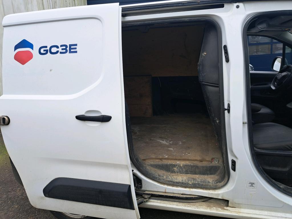 Peugeot PARTNER FOURGON STANDARD 650 KG BLUEHDI 100 S&S BVM5 PREMIUM 2019
